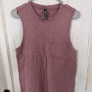 Vuori 100% Pima Cotton Pink Sunset
Pocket Tank Women's S
